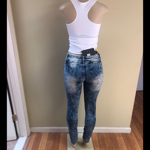 Colombian Design Jeans - Picture 3 of 4